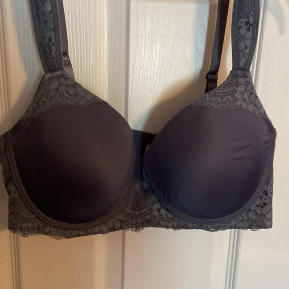 Jessica Simpson bras two for $20 - Picture 3 of 9